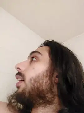 Levi Latino online show from October 31, 2025, 9:38 pm