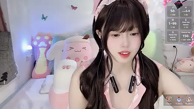 Snapshot of Alien1227 chatting on October 20, 2025, 1:44 pm Alien1227 online show from October 20, 2025, 1:44 pm