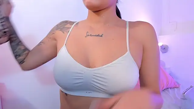 VenusEvans1 online show from December 15, 2025, 4:00 pm