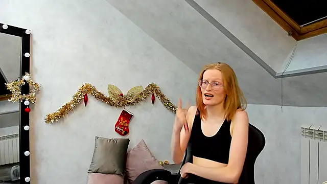 ElizabethHarpper online show from January 7, 2025, 1:46 pm