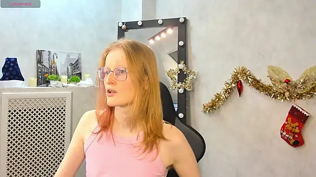 ElizabethHarpper online show from January 18, 2025, 2:12 pm