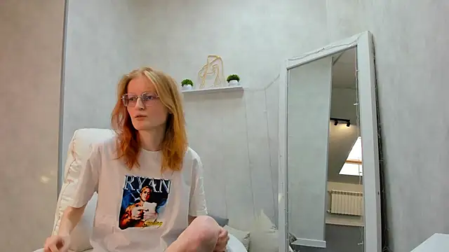 ElizabethHarpper online show from February 2, 2025, 8:13 am