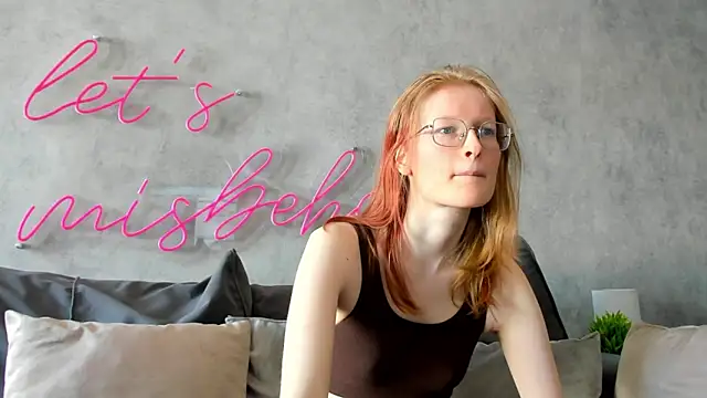 ElizabethHarpper online show from February 8, 2025, 7:59 am