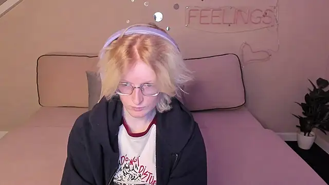 ElizabethHarpper online show from September 10, 2025, 1:05 am