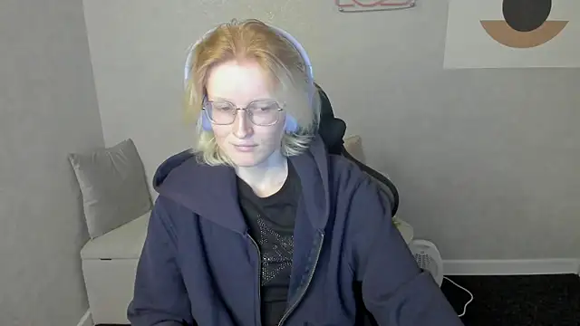 ElizabethHarpper online show from September 13, 2025, 8:14 am