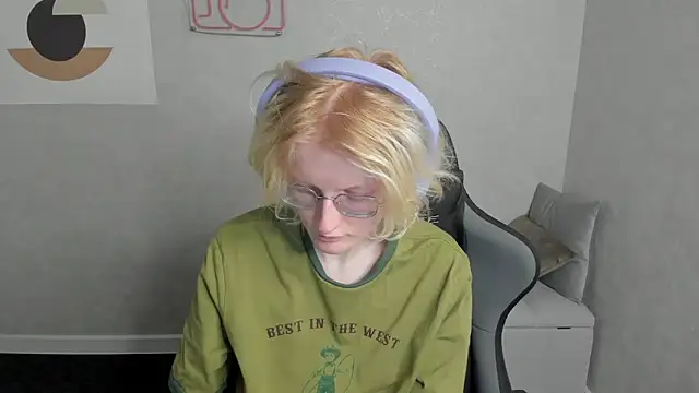 ElizabethHarpper online show from September 16, 2025, 12:55 am