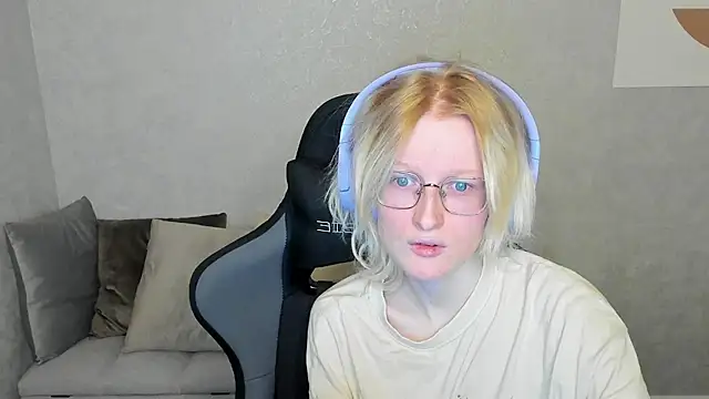 ElizabethHarpper online show from September 27, 2025, 1:21 am