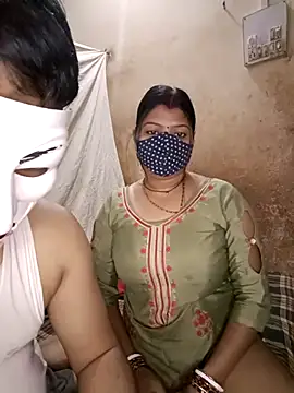 Hot muskaan online show from March 9, 2025, 12:53 pm