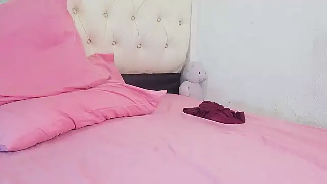 Rocket1978 online show from October 22, 2025, 1:55 pm