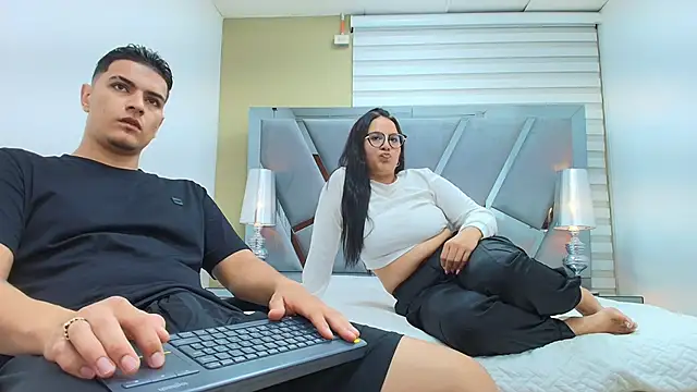 DAVID VICTORIAA online show from April 8, 2026, 1:00 pm