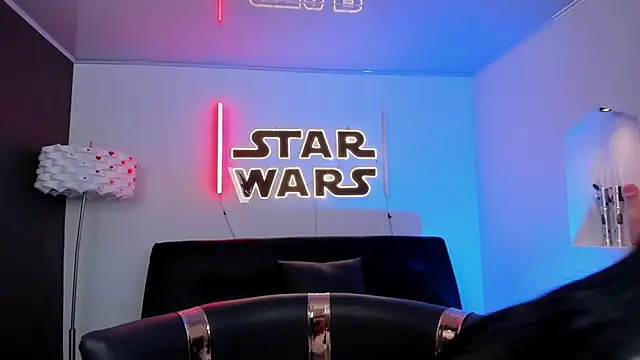 miss   evangeline online show from December 15, 2025, 2:05 am