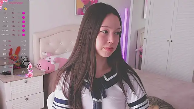 kittenrisha online show from April 7, 2026, 7:53 am