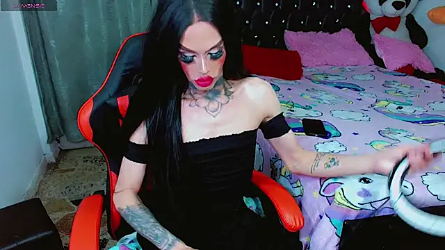 Snapshot of Alextwink chatting on November 19, 2025, 6:30 pm Alextwink online show from November 19, 2025, 6:30 pm