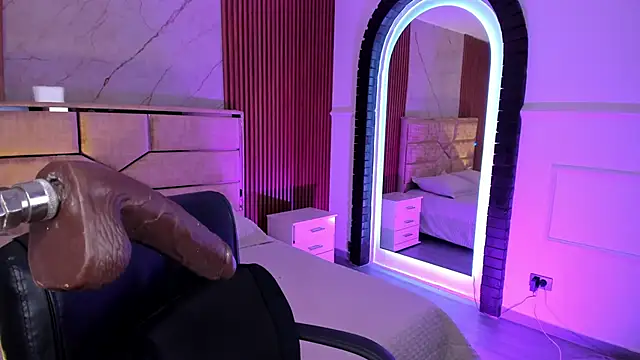 Snapshot of daniiphoeniixx chatting on November 7, 2025, 7:36 pm daniiphoeniixx online show from November 7, 2025, 7:36 pm