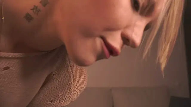 alittlestarrr online show from January 25, 2025, 4:23 am