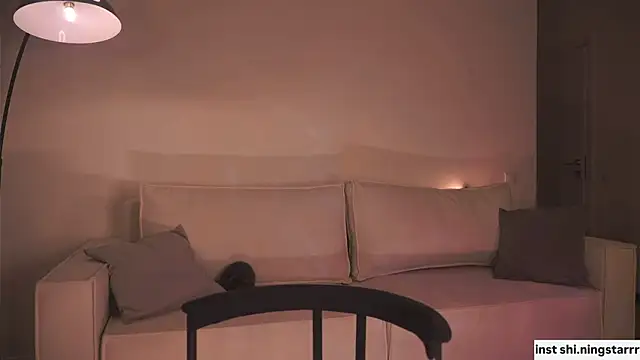 alittlestarrr online show from February 15, 2025, 12:48 am