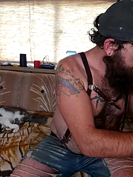 StruggleSnuggles online show from November 4, 2025, 7:02 pm