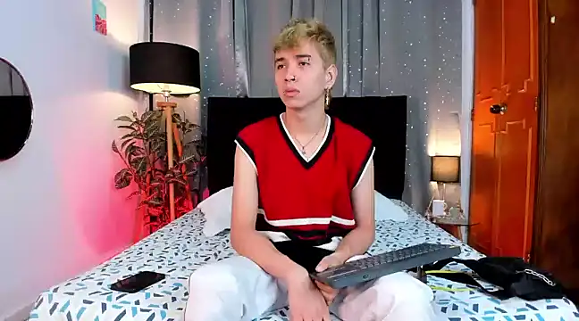 Snapshot of Brian-Ausslos chatting on January 14, 2025, 4:36 am Brian-Ausslos online show from January 14, 2025, 4:36 am