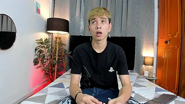 Snapshot of Brian-Ausslos chatting on February 8, 2025, 5:08 am Brian-Ausslos online show from February 8, 2025, 5:08 am