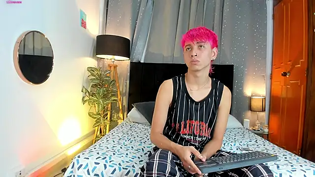 Snapshot of Brian-Ausslos chatting on February 22, 2025, 4:40 am Brian-Ausslos online show from February 22, 2025, 4:40 am