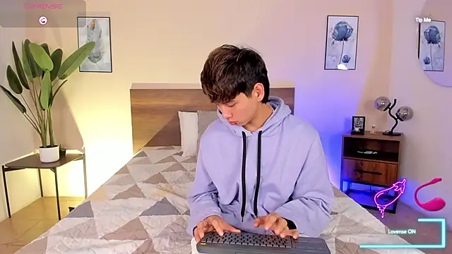 Brian-Ausslos online show from December 4, 2025, 4:55 am