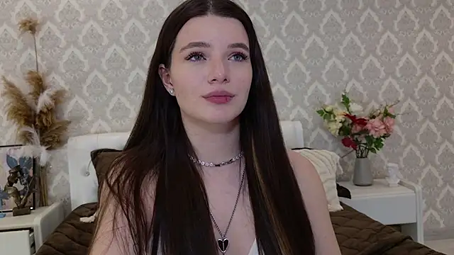 Nellie Medina online show from January 17, 2025, 10:56 pm