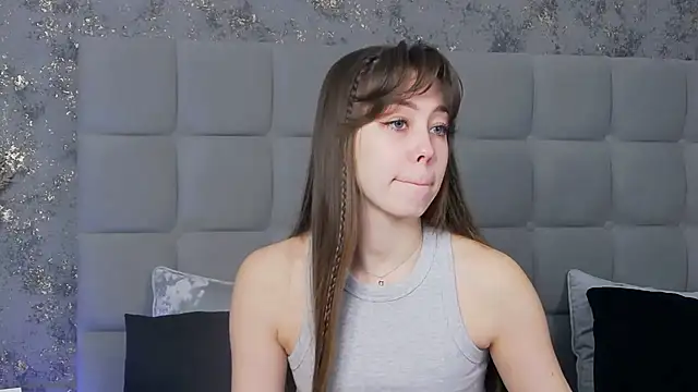 Snapshot of TheEmma chatting on February 28, 2025, 8:20 am TheEmma online show from February 28, 2025, 8:20 am