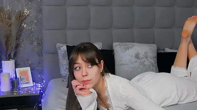 Snapshot of TheEmma chatting on March 6, 2025, 10:30 am TheEmma online show from March 6, 2025, 10:30 am