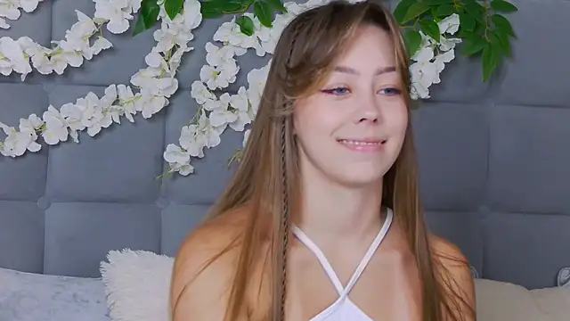 Snapshot of TheEmma chatting on November 28, 2025, 8:17 am TheEmma online show from November 28, 2025, 8:17 am