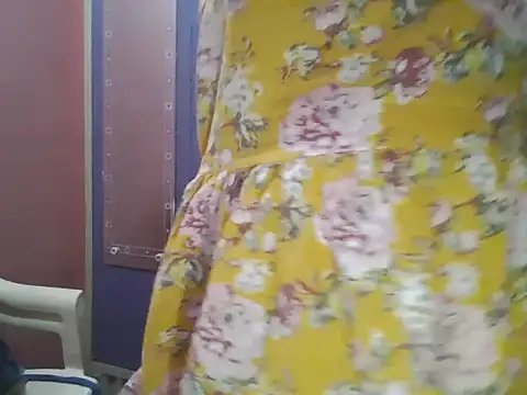 Hot-shanvi online show from December 3, 2025, 6:28 pm