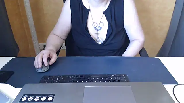 Sweet Phoenix online show from May 12, 2026, 8:11 am