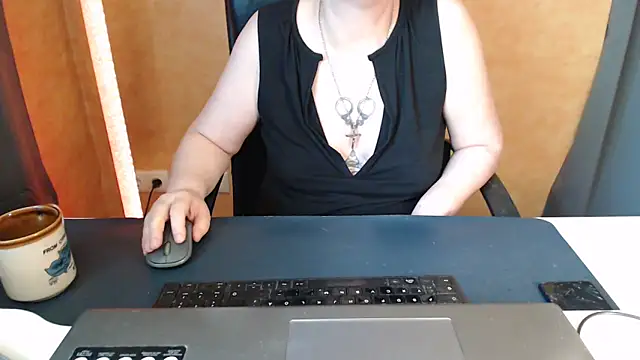 Snapshot of Sweet_Phoenix chatting on May 16, 2026, 12:26 pm Sweet Phoenix online show from May 16, 2026, 12:26 pm