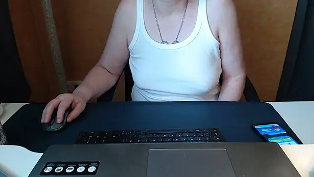 Snapshot of Sweet_Phoenix chatting on May 28, 2026, 10:45 am Sweet Phoenix online show from May 28, 2026, 10:45 am