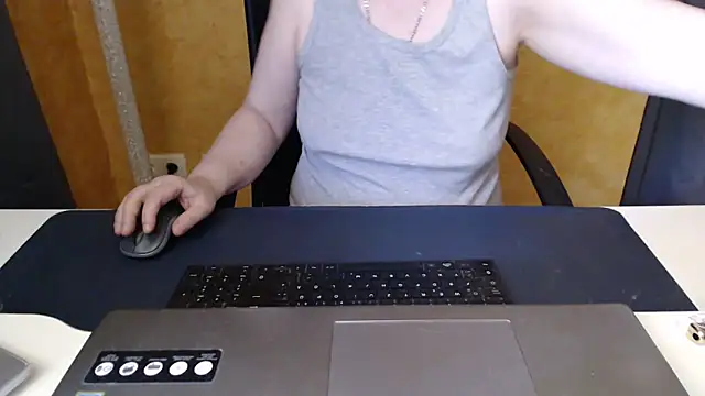 Snapshot of Sweet_Phoenix chatting on June 4, 2026, 10:10 am Sweet Phoenix online show from June 4, 2026, 10:10 am