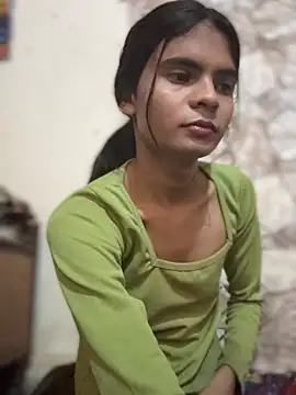 Enna Zarza  online show from June 26, 2026, 6:18 am
