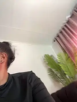 Thando04 online show from February 9, 2026, 2:21 pm