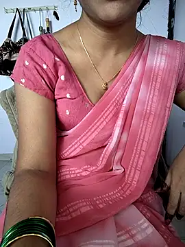 lovelygirl4567 online show from December 17, 2025, 6:52 am