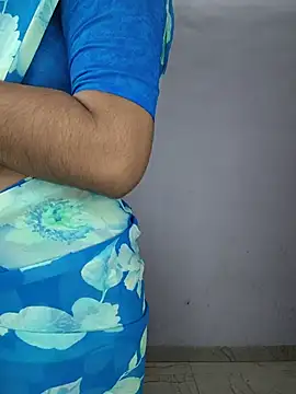 lovelygirl4567 online show from July 6, 2026, 3:36 am