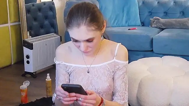 SamaraSinn online show from November 28, 2025, 4:48 am