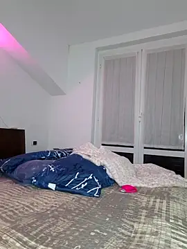 LollyJek  online show from April 12, 2026, 8:25 pm