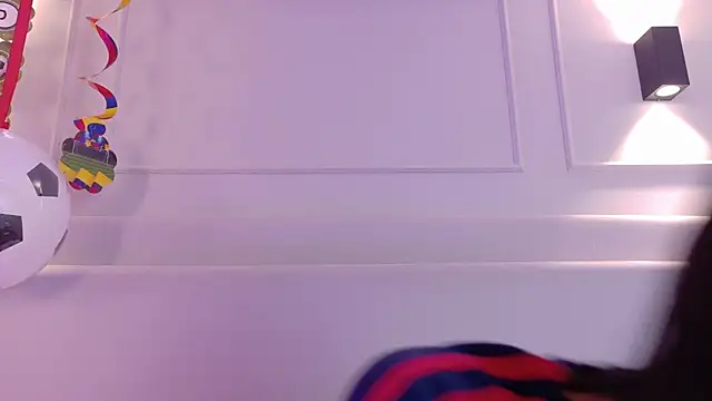 Snapshot of NaomiKlarc chatting on June 18, 2026, 11:36 am NaomiKlarc online show from June 18, 2026, 11:36 am