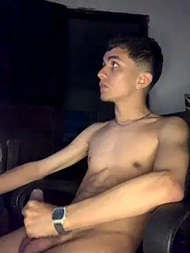 gabrielzinnnn085 online show from September 11, 2025, 9:26 pm