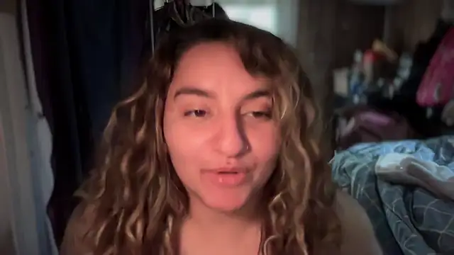 mamifresita online show from November 11, 2025, 7:47 pm