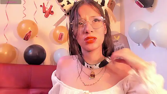 Snapshot of Misha_Lover chatting on September 22, 2025, 8:44 pm Misha Lover online show from September 22, 2025, 8:44 pm