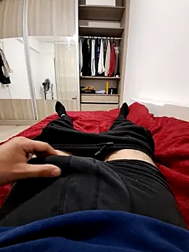 Snapshot of merty2233 chatting on February 11, 2025, 9:35 pm merty2233 online show from February 11, 2025, 9:35 pm