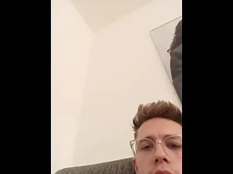 Snapshot of Hessebub chatting on October 26, 2025, 10:15 pm Hessebub online show from October 26, 2025, 10:15 pm