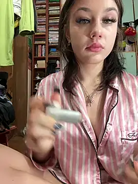 Snapshot of Wixc chatting on January 28, 2025, 12:22 pm Wixc online show from January 28, 2025, 12:22 pm