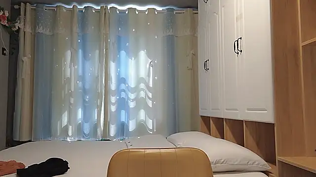 Lucky-xiuxiu online show from March 20, 2025, 3:13 am