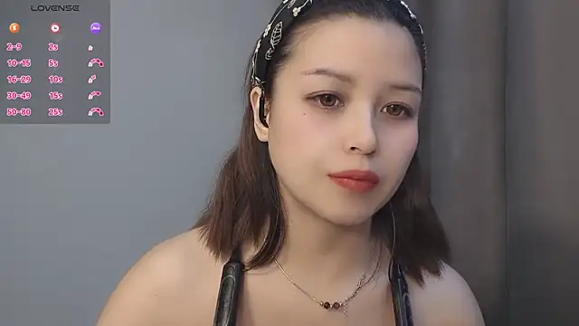 Lucky-xiuxiu online show from December 3, 2025, 1:53 pm