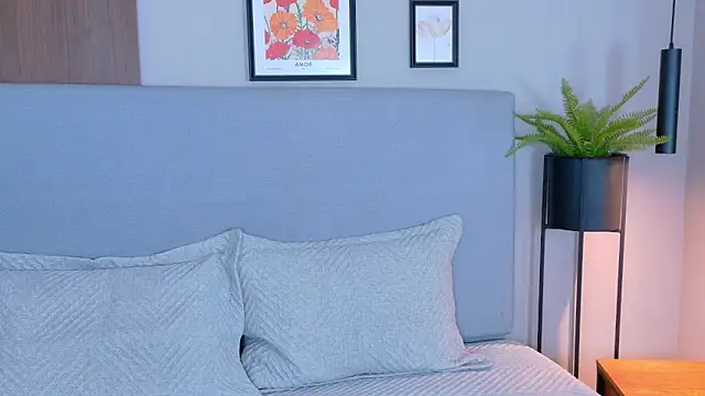 AbieHills online show from April 25, 2026, 11:13 am